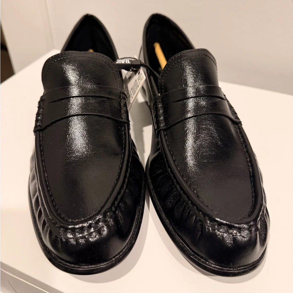 Zara NWT Black Soft Ruched Loafers | Size 10 - Modern Minimalist Flats